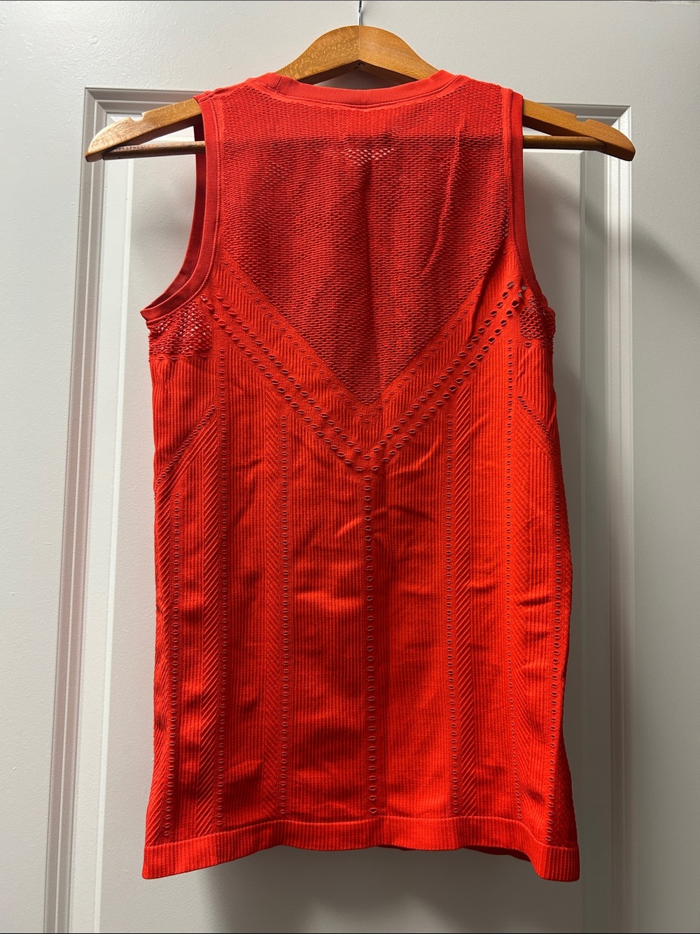 Athleta mesh tank - Picture 3 of 3